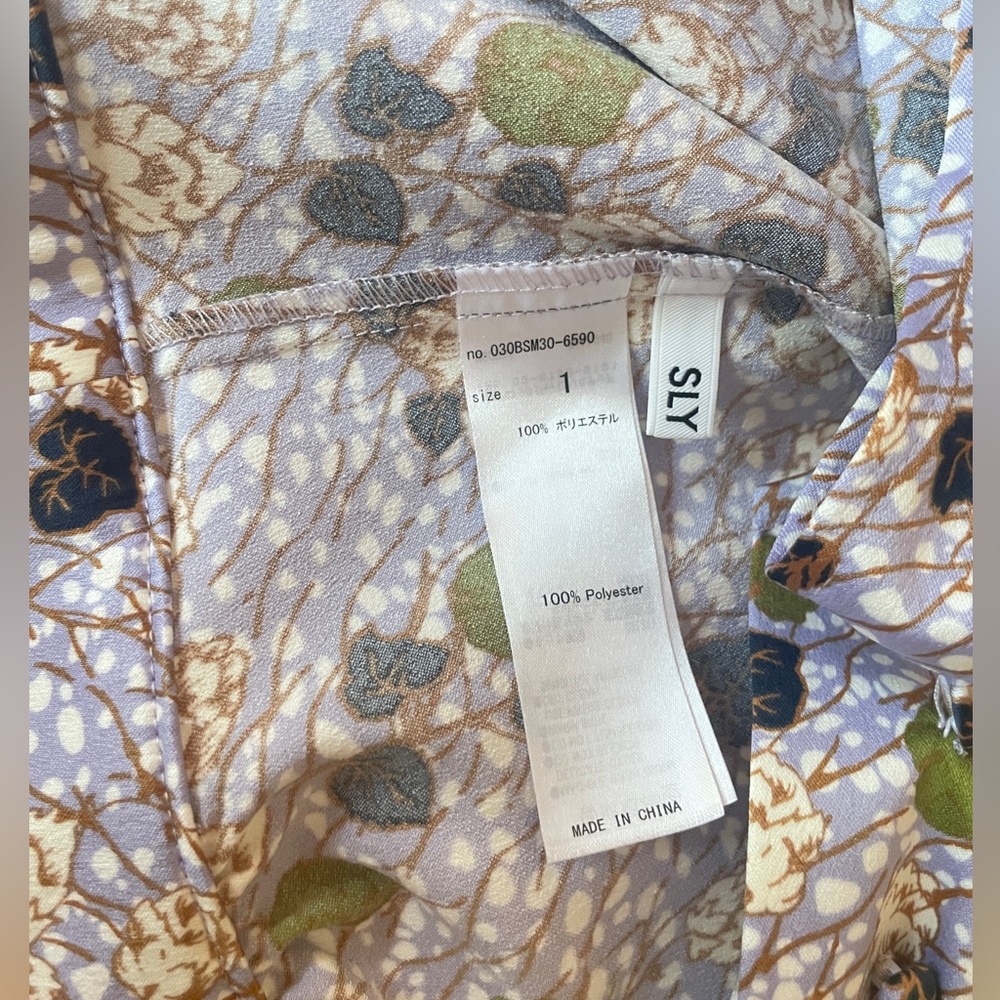 Sly Flower-Pattern Crop Top With Buttonup - image 6